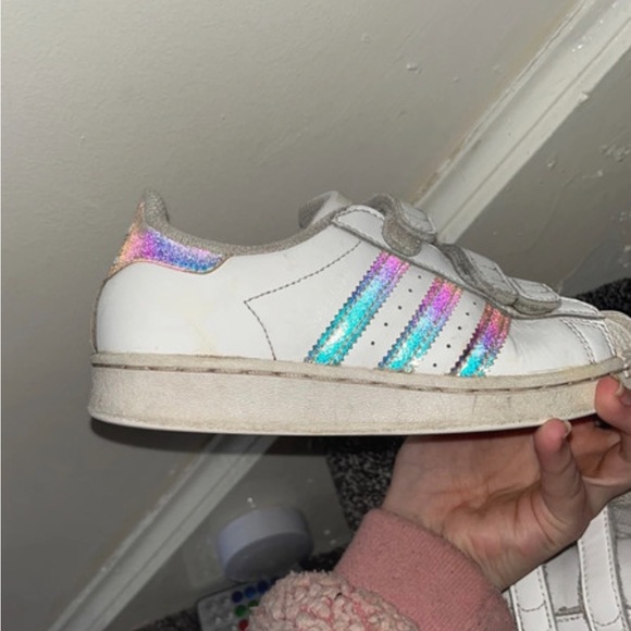 Adidas Superstars Girls - Picture 3 of 5